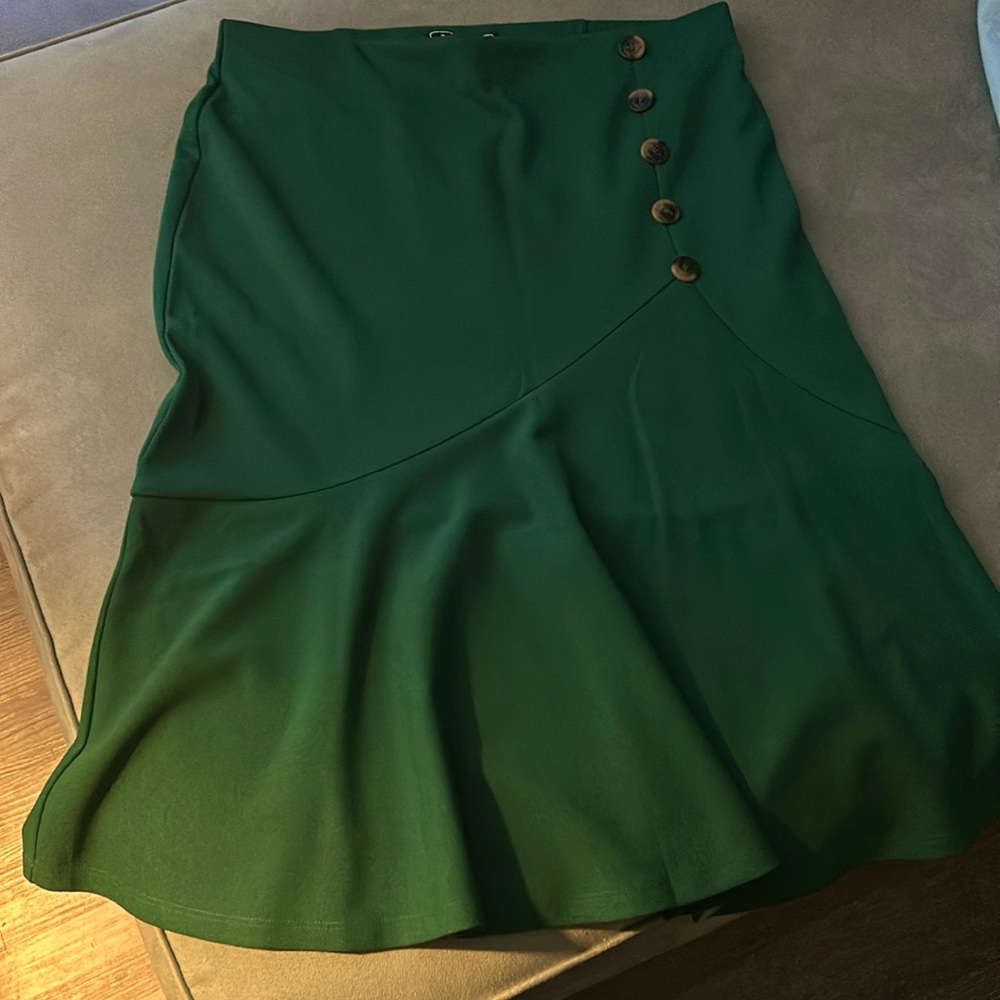 NYCC hunter green skirt